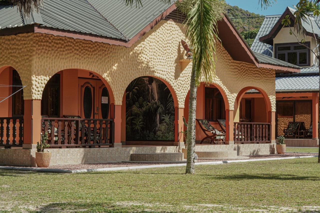 Anse Kerlan Beach Chalets Exterior photo