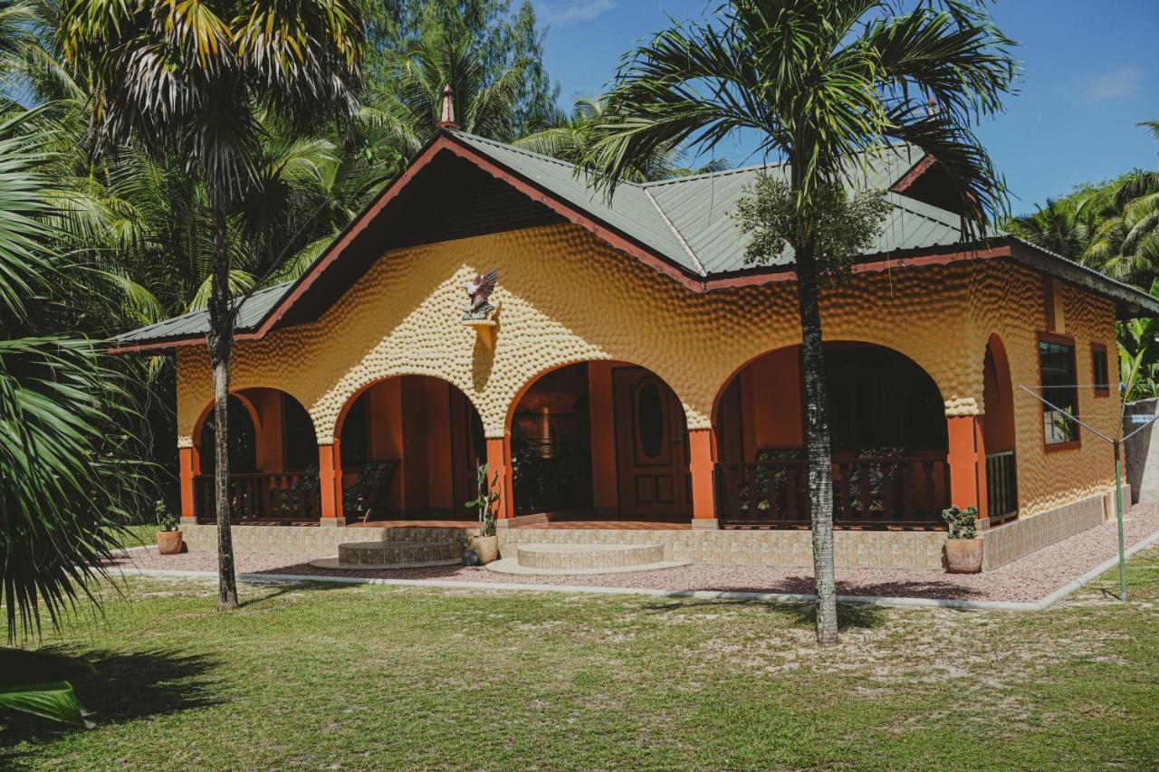 Anse Kerlan Beach Chalets Exterior photo