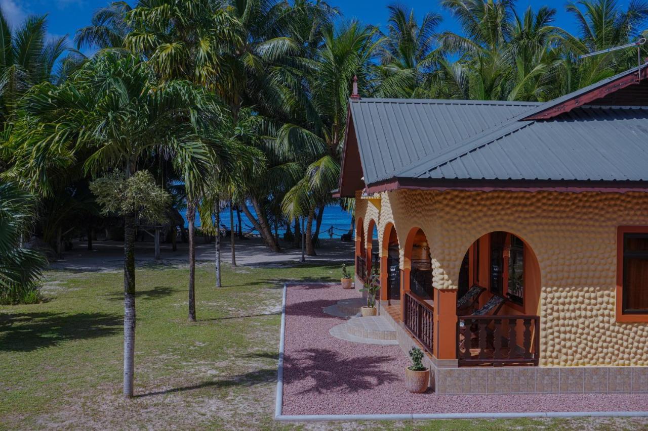 Anse Kerlan Beach Chalets Exterior photo