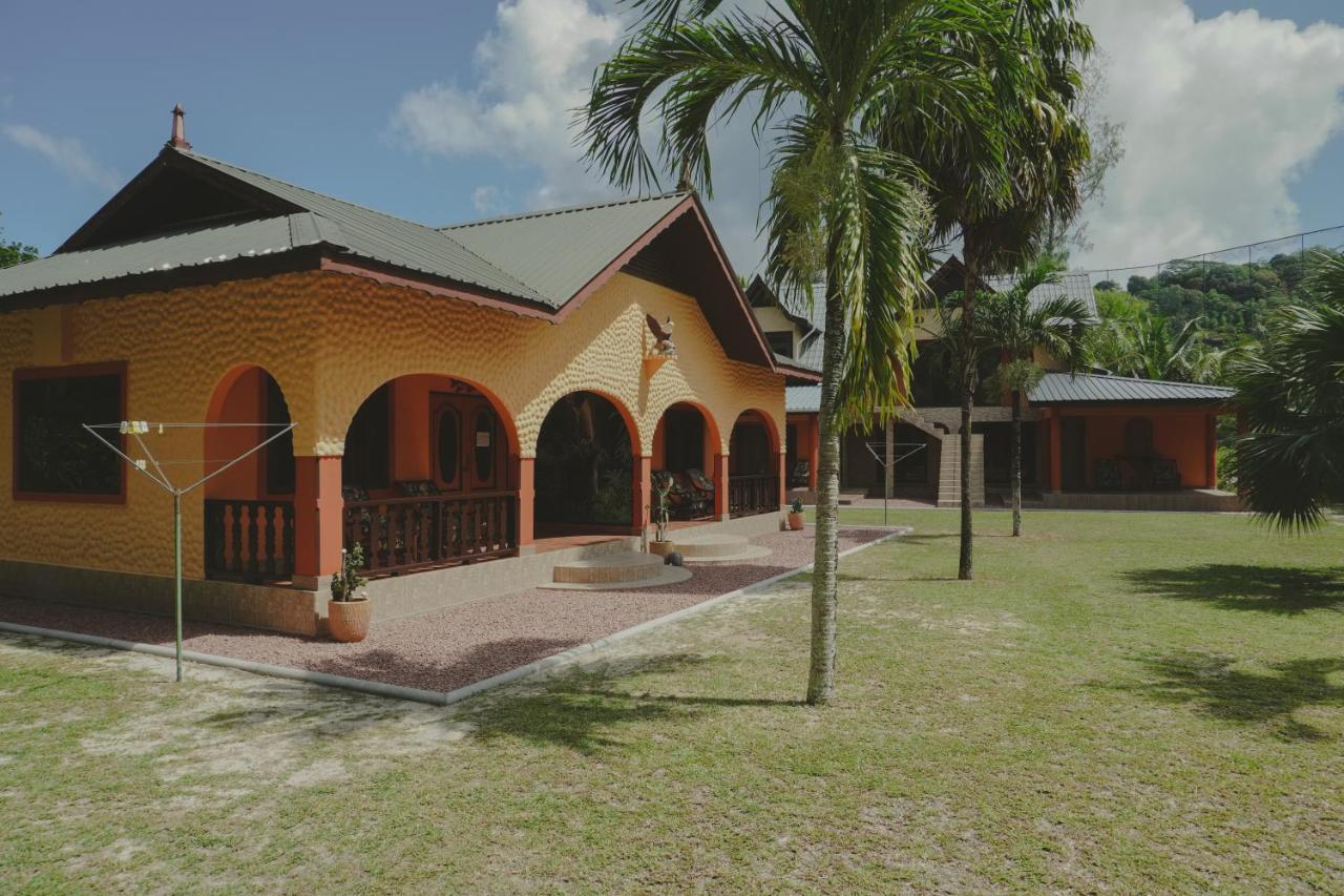 Anse Kerlan Beach Chalets Exterior photo