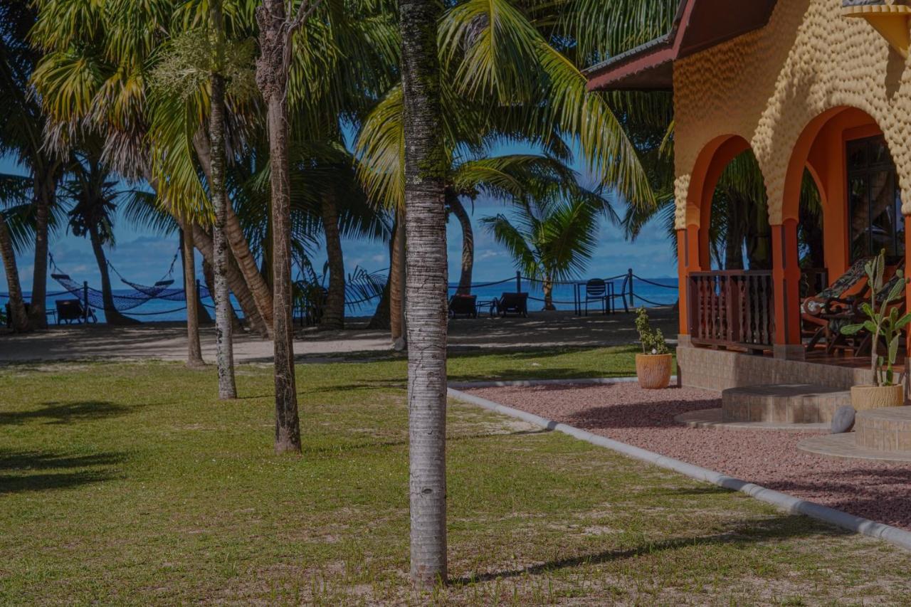 Anse Kerlan Beach Chalets Exterior photo