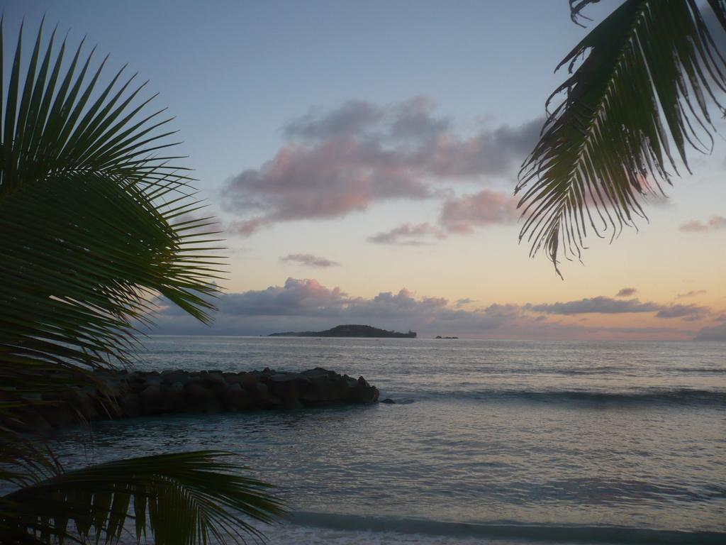 Anse Kerlan Beach Chalets Exterior photo